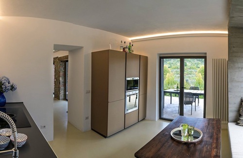 San Romano in Garfagnana Villa | New! Villa, 'endless swimming' infinity pool; mountain views; walk facilities