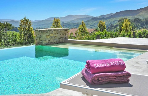 San Romano in Garfagnana Villa | New! Villa, 'endless swimming' infinity pool; mountain views; walk facilities