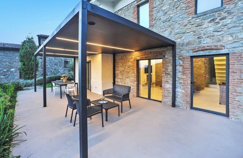 San Romano in Garfagnana Villa | New! Villa, 'endless swimming' infinity pool; mountain views; walk facilities