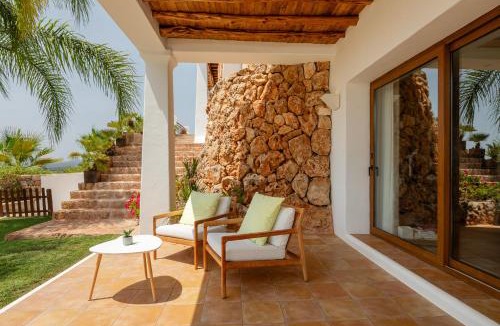 Sant Carles de Peralta Villa | New! Villa Llosas de Dalt