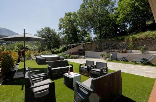 Santa Maria del Giudice Villa | NEW VILLA Jacuzzi WIFI BBQ parking GameCinema ROOM