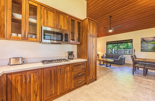 Playa Matapalo House | New Villa! well-appointed home-3 min walk to beach, near Manuel Antonio Quepos