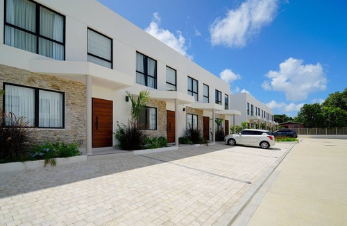 Lower Carlton Villa | NEW villa with plunge pool, 3 mins to beach - Sorrento 10 (2 bed)
