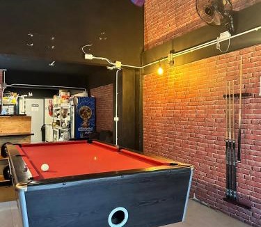 Sri Phum Hostel | New Warm Light Hostel