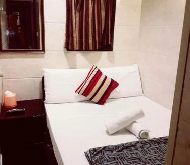 Tsim Sha Tsui Hostel | NEW WASHINGTON GUEST HOUSE B1,B2 B LOCK 13 FLOOR CHUNG KING MANSHION, 36-44 NATHAN ROAD KOWLOON HONG KONG