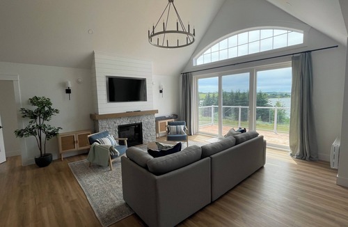 French River Cottage | NEW waterfront cottage, gorgeous views of the Sou'West River, minutes to beaches