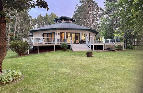 Necedah House | New Waterfront Listing- Castle Rock Lake, Hot Tub, Sand Beach, Central Wisconsin