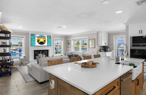 Spring Hill House | NEW/Waterfront/Pool/Outdoor kitchen/Dock&BoatRamp