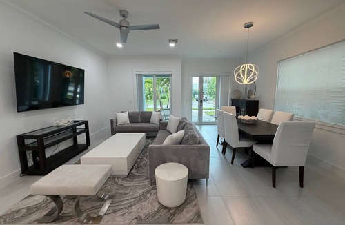 Stuart House | New Waterfront Townhome Community in the Manatee Pocket! 3BDR/2.5BTH.