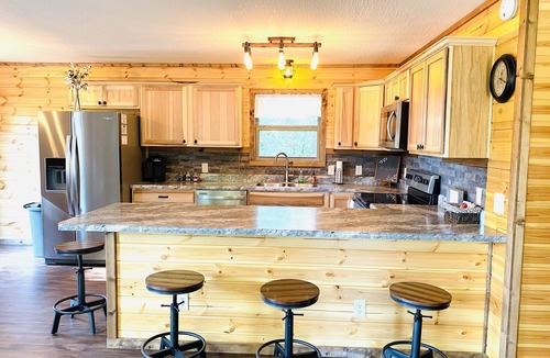 Yellville House | New~ Welcome to King's Ridge! Located near Yellville & Buffalo National River. 🚣‍♂️