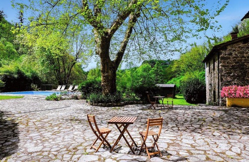 Coreglia Antelminelli Villa | NEW!Whispering water, riverside, private pool, walk to village, pizza oven, WIFI