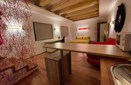 Old City Apartment | NEW Workspace Studio Savoya9 Self Check in Old City Center