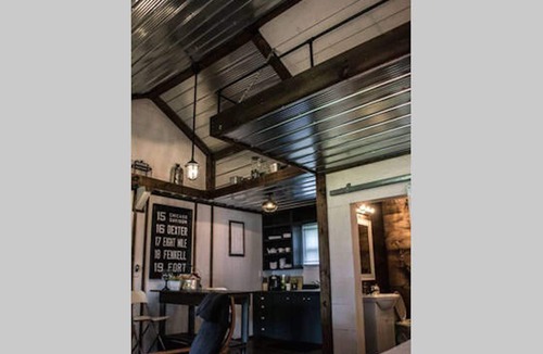 Town of Essex Cottage | NEW YORK LOFT STYLE / PRIVATE /GUEST HOUSE / AIR/ FIREPLACE/