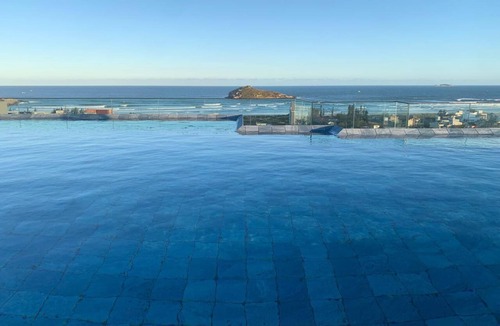 Centro Apartment | New York studio with infinity pool.