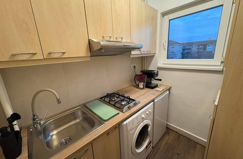 Oradea Apartment | New York-style Studio, Free Private Parking, Central Oradea