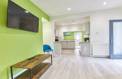 Woodhorn House | Newbiggin House - Modern 5 bed house by the sea