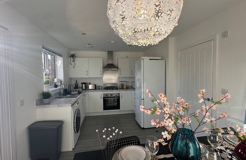 Clydebank Apartment | Newbuild Riverview 3BDR House near Glasgow