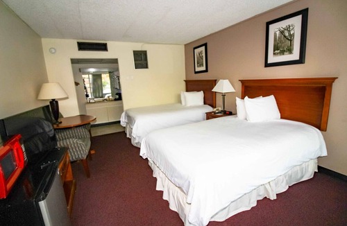 Newburgh Hotel | Newburgh Inn