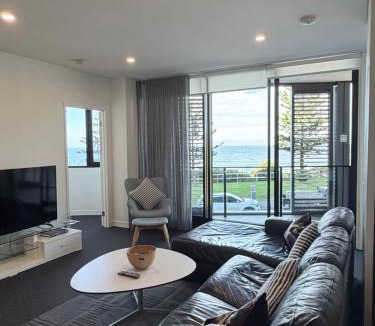 Newcastle Apartment | Newcastle Beach Escape
