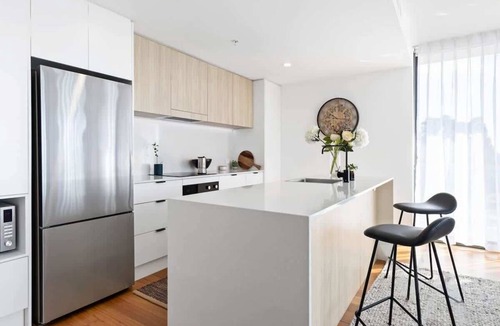 Newcastle West Apartment | Newcastle Harbour, 2-Bed, 2-Bath, Free Parking