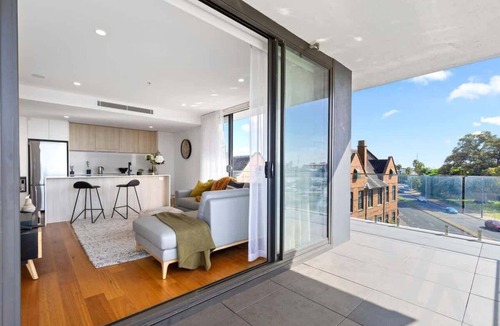 Newcastle West Apartment | Newcastle Harbour, 2-Bed, 2-Bath, Free Parking
