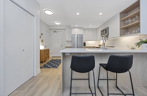 Booktown Condo | Newer Sidney Condo - 2 Blocks to the Ocean