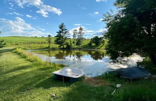 Carpenter House | Newest Accommodation 20 Minutes from Athens Meadowlark House Carpenter Inn