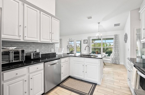 Oakland Hills House | Newley Built/Heated Pool/Golf Course Views/Sleeps 9