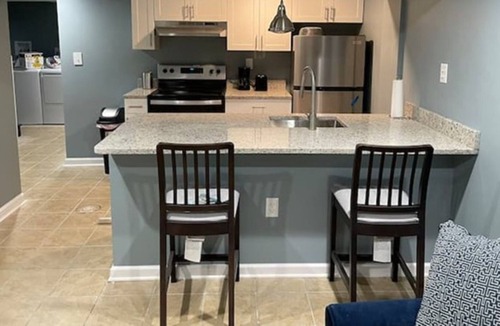 Stonewood-Pentwood-Winston Apartment | Newley Renovated, modern and cozy, close to Baltimore and Towson!