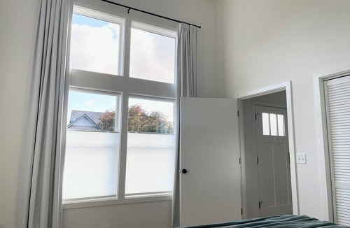 Central Oregon Cottage | Newly built 1-bedroom guesthouse with private entrance close to Autzen & U of O