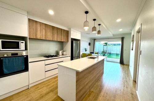 Hamilton House | Newly Built 3 BDMs Besides Chartwell Shopping Mall