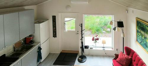 Karlsborg House | Newly Built Cottage By The Shore Of Lake Vättern