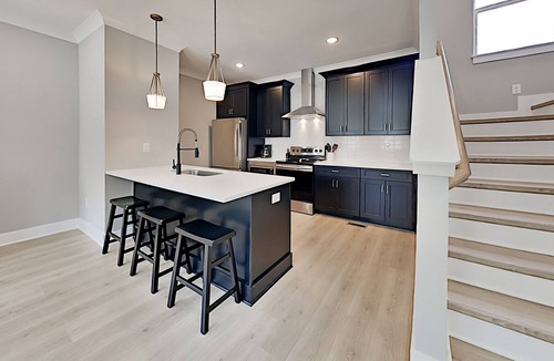 Talbot's Corner House | Newly Built East Nashville Retreat w/ All-Suite Layout & Private Balcony