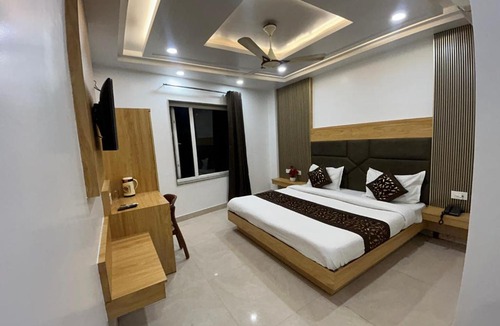 Paharganj House | Newly Built Guest House Sapphire