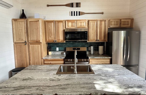 Graham Cabin | Newly Built Lakefront Getaway! Your Perfect Escape Awaits you @ Deer Creek Cabin