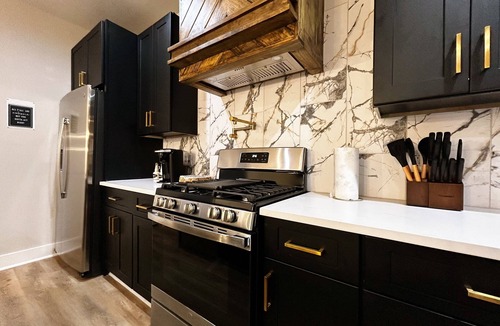 Northside House | Newly Built, Modern Chic 3-bedroom house with AC, WiFi Centrally In Houston