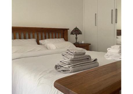 Cranbrook Apartment | Newly built modern flat at London Gants Hill Station near Ilford