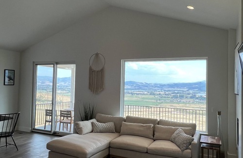 Eden House | Newly Built Mountain Escape - Modern Home