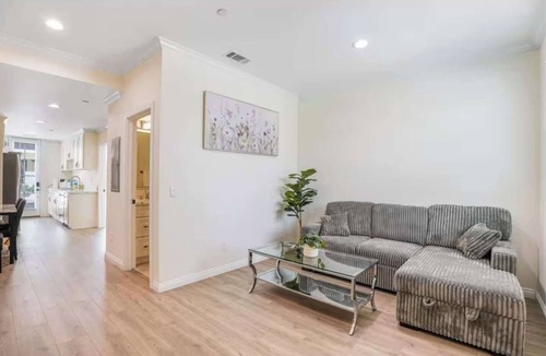 Mid Central Condo | Newly Built Pasadena Retreat Parking Great Location