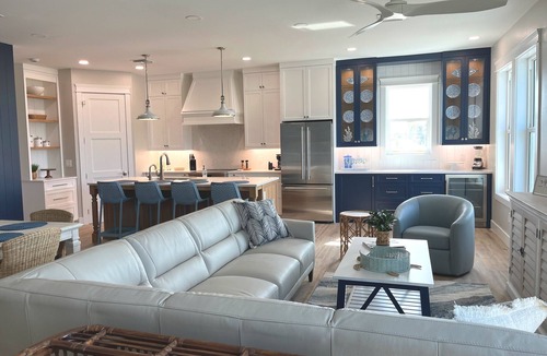 Mid Island House | Newly Built! Pool! Your perfect beach getaway! Gulf-Side, Beach!