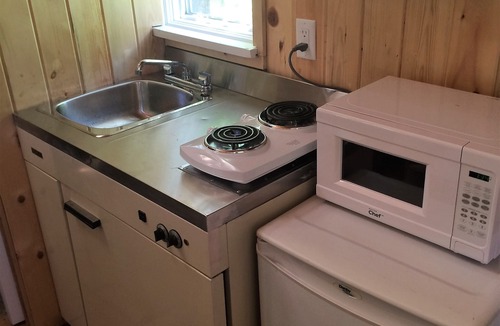 North Bend Apartment | Newly completed rustic tiny house in Boston bar the heart of the Fraser Canyon