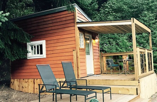 North Bend Apartment | Newly completed rustic tiny house in Boston bar the heart of the Fraser Canyon