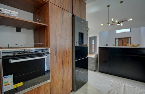 New Grove Villa | Newly constructed 2024 seaviw villa with private swimming pool 5min to airport