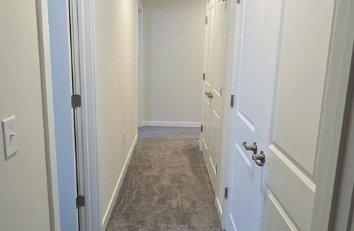 Bridgeport House | Newly Constructed 3-bedroom townhome with AC, WiFi,Smart TVs, Garage Opener