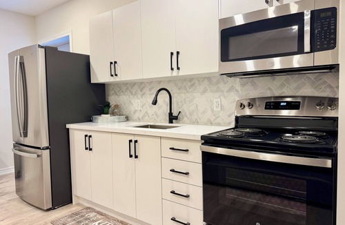 Vaughan House | Newly constructed apartment located near Canada’s Wonderland, Vaughan Mills Mall