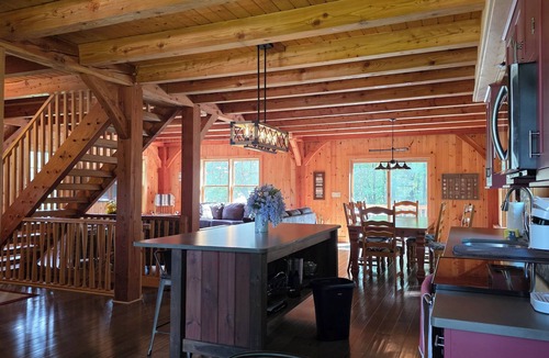 Cooperstown House | Newly constructed Timber Frame home on 7 acres only 4.5 miles from Dreams Park!