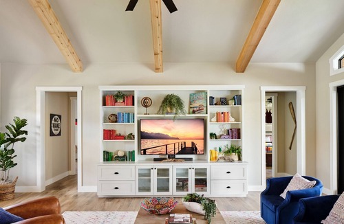Burnet House | Newly Constructed waterfront lake house