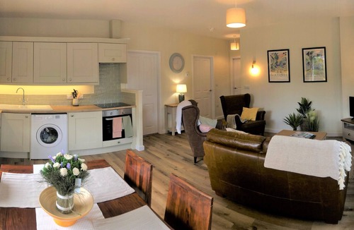 Long Riston House | Newly Converted Bar Lodge in Village location