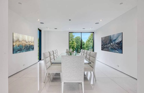 Bridgehampton House | Newly developed contemporary home situated on 1.5 acres.