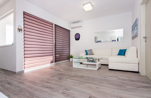 Strozanac Apartment | Newly furnished -Apartment Rossi- in Podstrana (5 min from the beach)